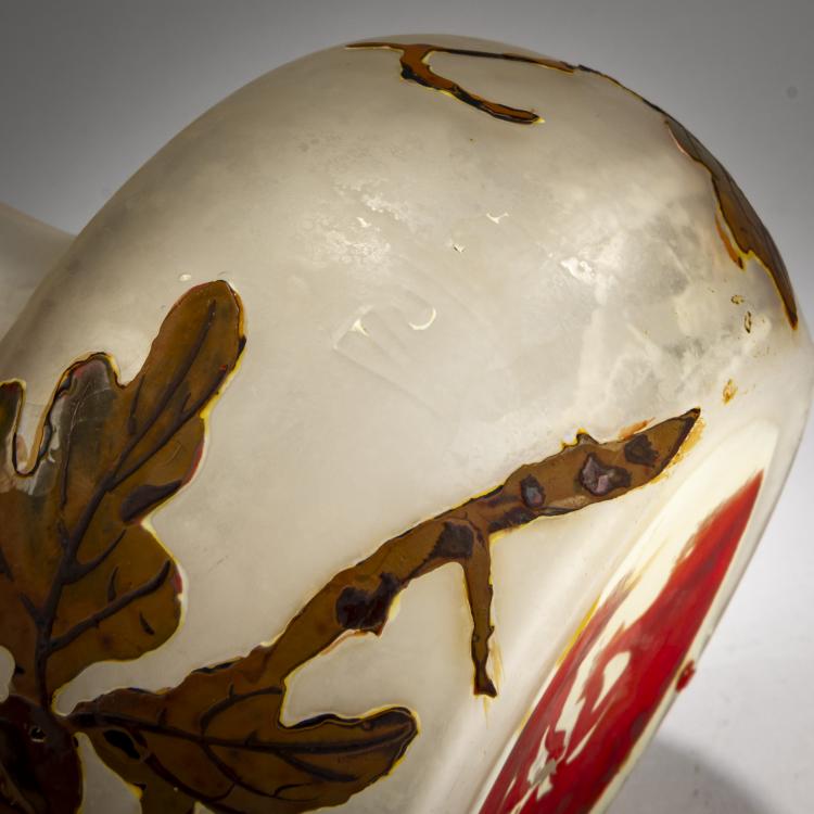 Bild 5 zu Objekt, Henkelvase 'Feuilles de Ch&ecirc;ne avec Capricorne du Ch&ecirc;ne', um 1910, Muller Fr&egrave;res, Lun&eacute;ville, 178A 147