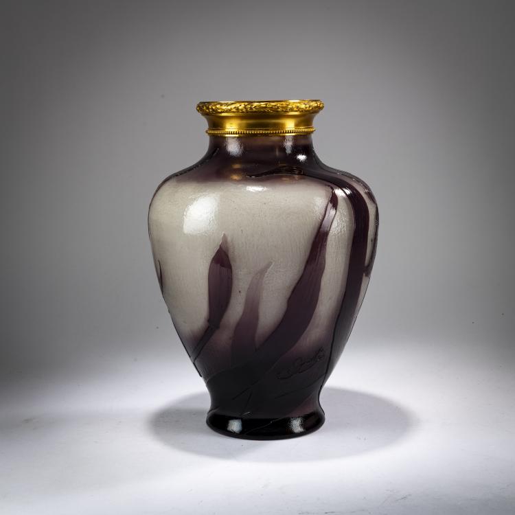 Bild 1 zu Objekt, Large vase 'Iris' with gilded bronze mounting, c. 1898, Emile Gall&eacute;, Gall&eacute;, Nancy, 178A 66