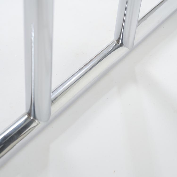 Bild 2 zu Objekt, Ausklappbarer Teetisch 'Lou Perou', 1926 (Entwurf), Eileen Gray, ClassiCon, M&uuml;nchen / Munich, 178B 514