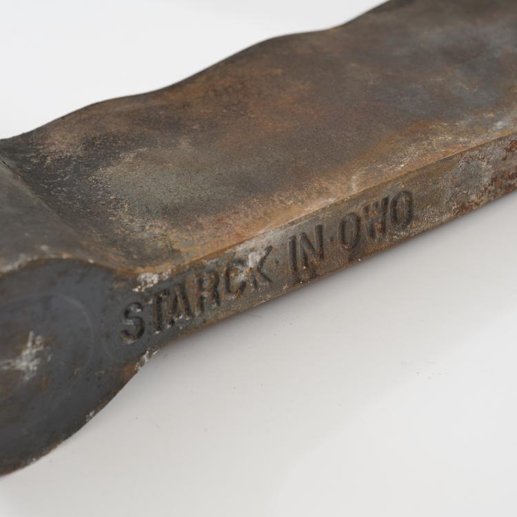 Bild 3 zu Objekt, Zwei Kaminb&ouml;cke 'Tito Lucifer', 1986/87, Philippe Starck, O.W.O, Montfort-l'Amaury, 178B 642