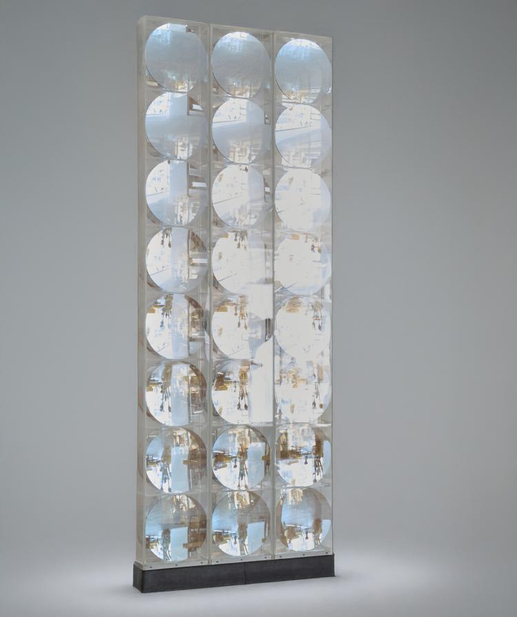 Bild 1 zu Objekt, Integration 'Sph&auml;rische Hohlspiegelwand' (Spherical concave mirror wall), early 1970s, Adolf Luther, 179C 692
