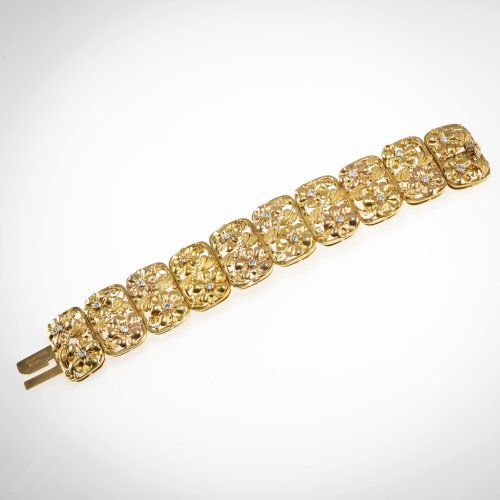 Floral Art Nouveau bracelet decorated with diamonds