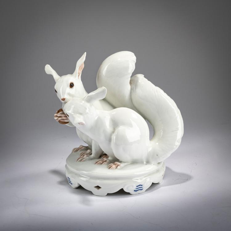 Hauptbild zu Objekt, Two squirrels with nuts, 1902, Christian Thomsen, Kopenhagen, KPM / Royal Copenhagen, 178A 284
