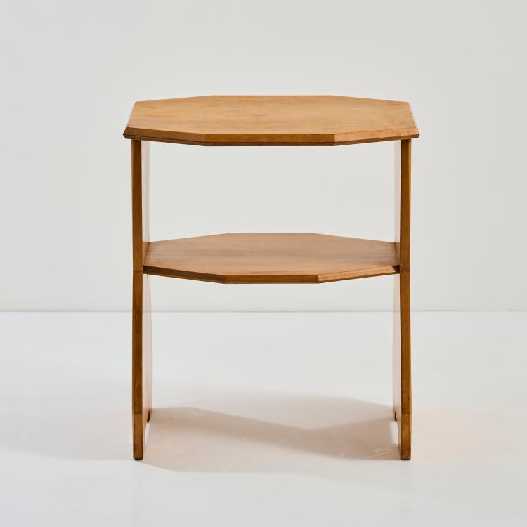 Bild 1 zu Objekt, Anthroposophischer Beistelltisch, 1930-50, Schiller-M&ouml;bel, Stuttgart (zugeschrieben), 178B 495