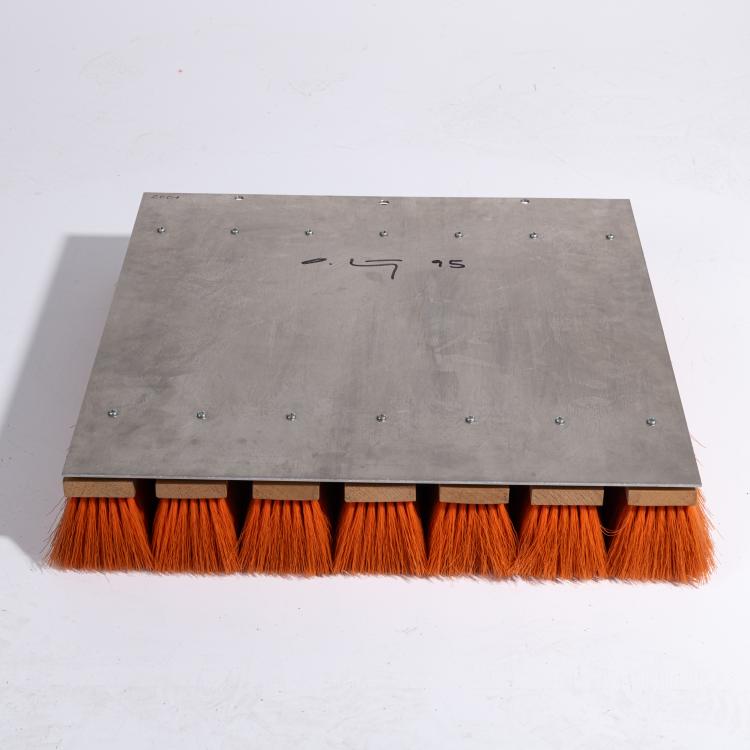Bild 2 zu Objekt, Broom Piece Orange, 1995, Ottmar H&ouml;rl, 179C 802