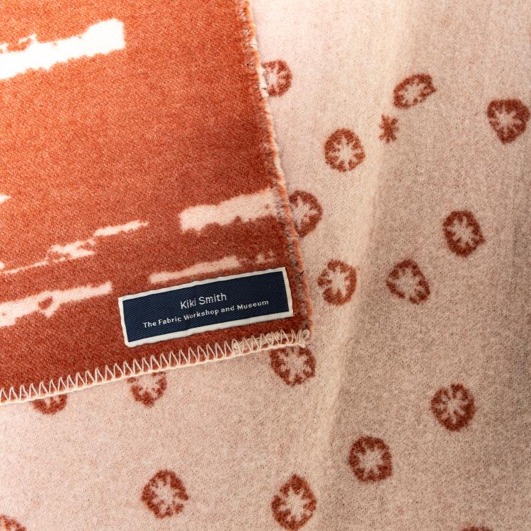 Bild 2 zu Objekt, Wool blanket 'Familiars', 2001-2002, Kiki Smith, 179C 804