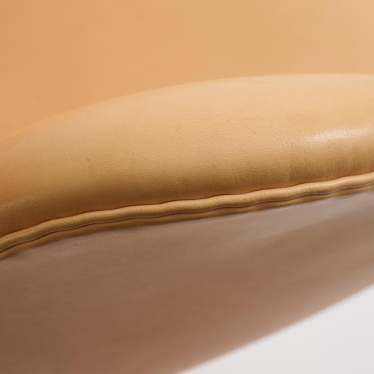 Bild 7 zu Objekt, Armlehnsessel 'Swan Chair' - '60th Anniversary Edition', 1958 (Entwurf), Arne Jacobsen, Hansen, Fritz, Kopenhagen / Copenhagen, 179A 213