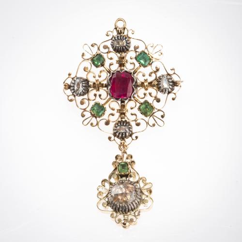 Historische Corsagebrosche verziert mit Smaragden, Rubin und Diamantrosen, um 1885