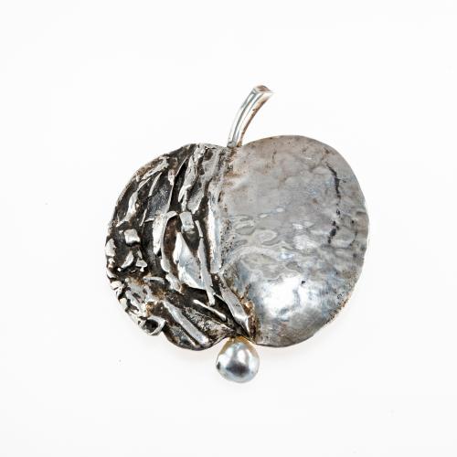 Apple brooch decorated with a South Sea Tahitian cultured pearl, 1970s