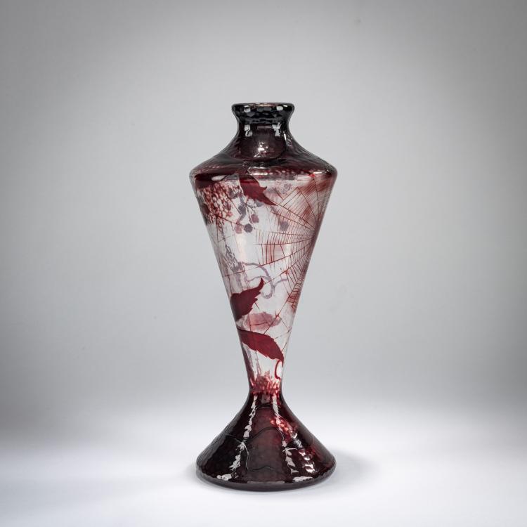 Bild 1 zu Objekt, Martel&eacute;-Vase 'Virginia Creeper and Spider', c. 1896-99, Daum Fr&egrave;res, Nancy, 178A 7