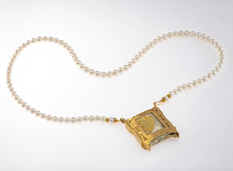 Bild 1 zu Objekt, Perlenkette mit &auml;gyptisierendem Anh&auml;nger, Peter Pl&ouml;derl, 178C 1014