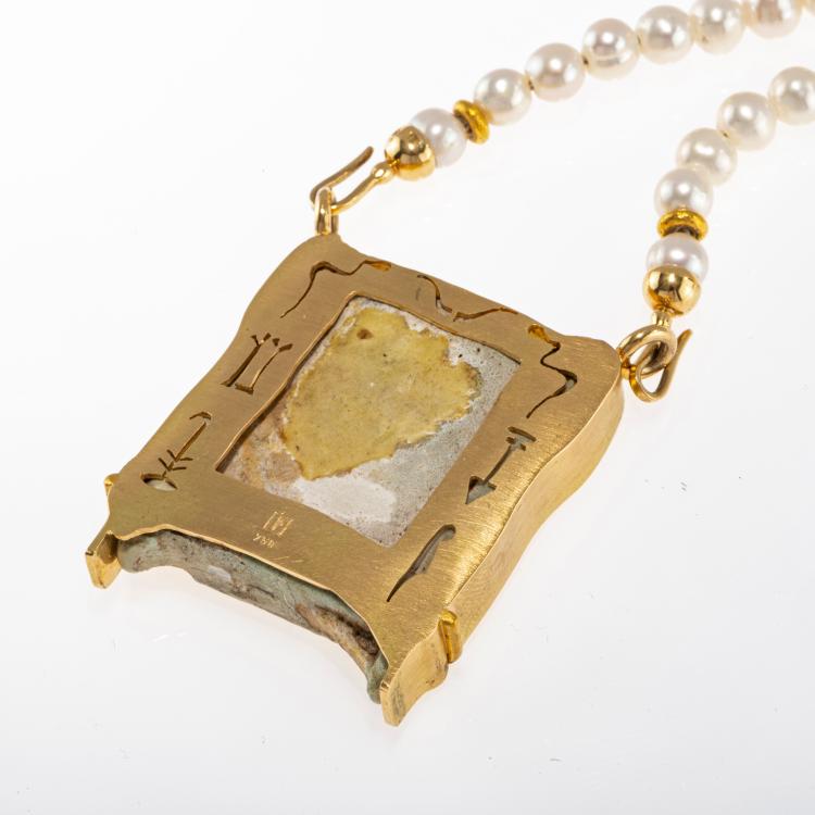 Bild 2 zu Objekt, Perlenkette mit &auml;gyptisierendem Anh&auml;nger, Peter Pl&ouml;derl, 178C 1014