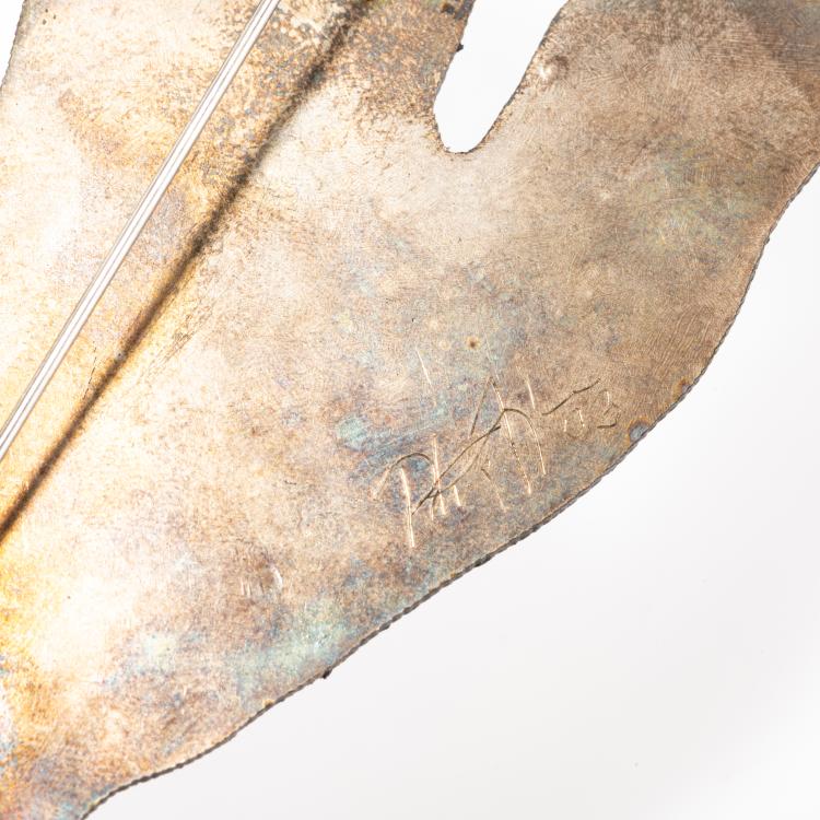 Bild 2 zu Objekt, Brooch from the series 'Cut-Outs and Pin-ups', 2003, Petra Zimmermann, 178C 999