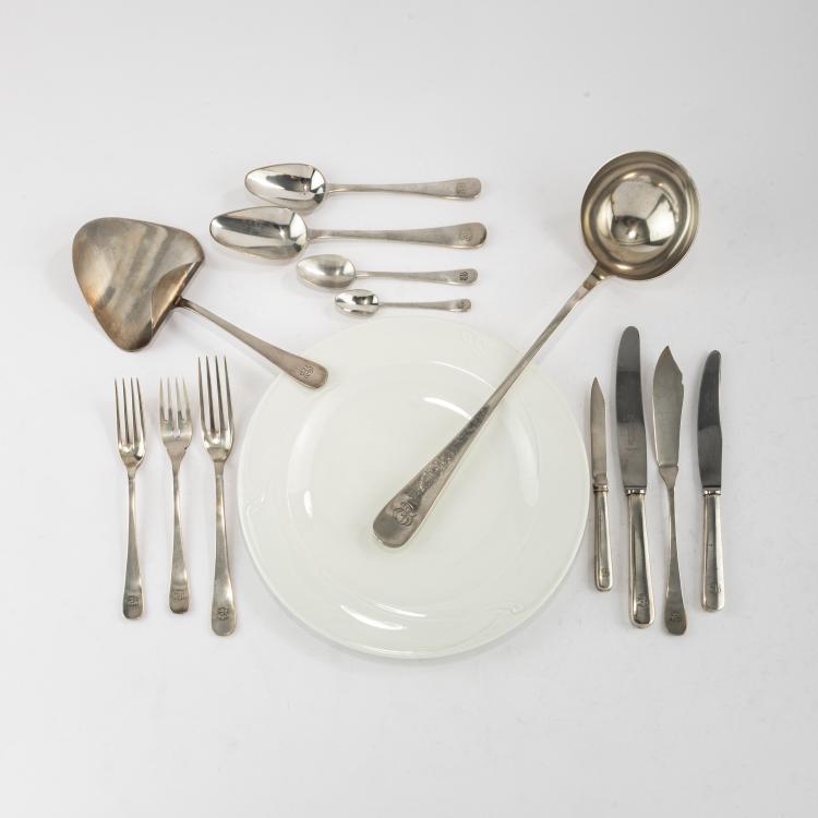 Hauptbild zu Objekt, 145-piece cutlery set 'Model III', 1910/11, Henry van de Velde, M&uuml;ller, Theodor, Weimar; Bahner, Franz, D&uuml;sseldorf; Posen, Lazarus, Frankfurt, Schleissner & S&ouml;hne, Hanau; Koch & Bergfeld, Bremen, 178A 456