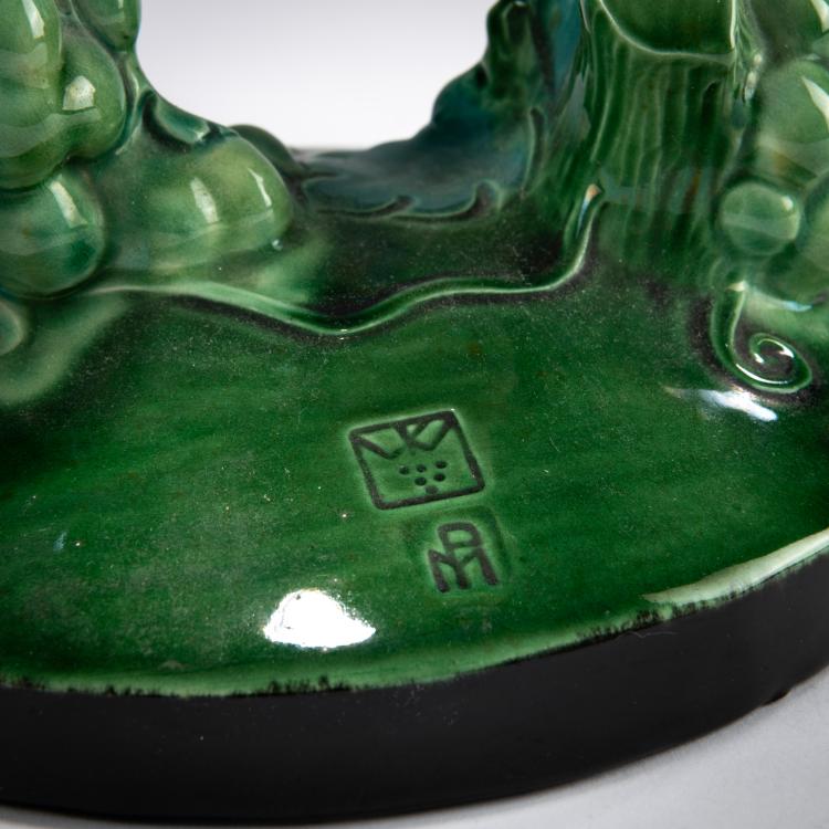 Bild 2 zu Objekt, Steingutfigur 'Putto mit Trauben (Herbst)', um 1907, Michael Powolny, Wiener Keramik, 178A 388