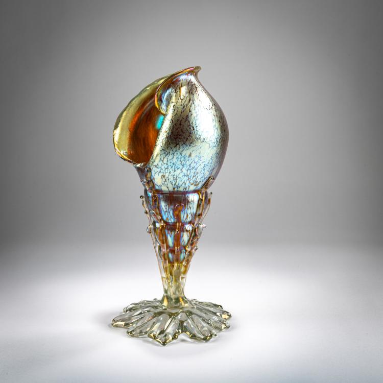 Bild 1 zu Objekt, Gro&szlig;e 'Papillon'-Muschelvase, um 1899, L&ouml;tz Wwe., Klosterm&uuml;hle / Klastersky Mlyn, 178A 192