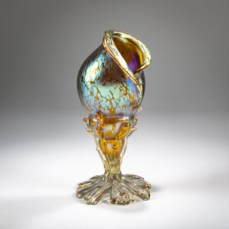 Hauptbild zu Objekt, Kleine 'Papillon'-Muschelvase, um 1899, L&ouml;tz Wwe., Klosterm&uuml;hle / Klastersky Mlyn, 178A 191