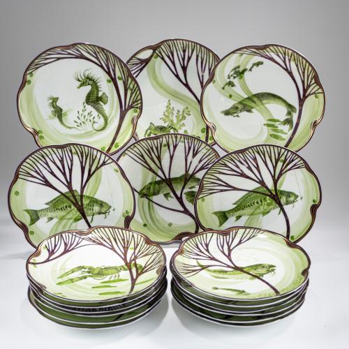 18 plates from the 'Modern' fish service, 1899/1900