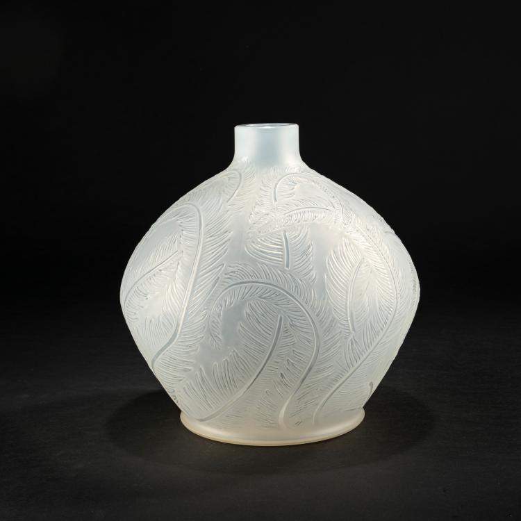 Hauptbild zu Objekt, Vase 'Plumes', 1920, Ren&eacute; Lalique, Lalique, Ren&eacute;, Wingen-sur-Moder, 178A 130
