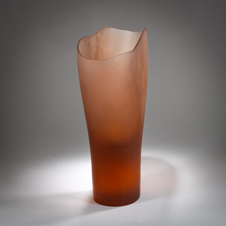 Bild 2 zu Objekt, 'Battuto' vase, 1959/60, Tobia Scarpa, Venini, Murano, 179B 537