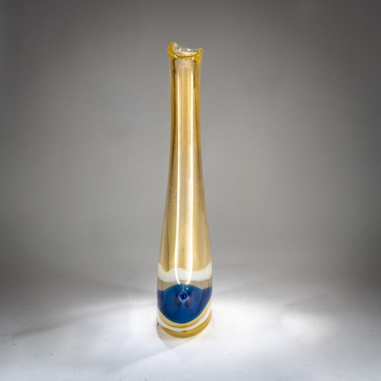 Bild 1 zu Objekt, Vase 'Cristallo oro, fasce bianco e blu irregolare', 1956, Anzolo Fuga, A.Ve.M., Murano, 179B 605