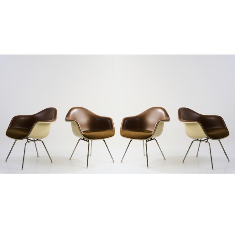 Bild 1 zu Objekt, Vier St&uuml;hle 'Plastic Chair DAX', 1950-53 (Entwurf), Charles & Ray Eames, Vitra, Birsfelden, 179A 196