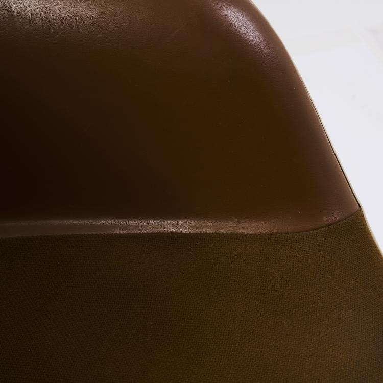 Bild 4 zu Objekt, Vier St&uuml;hle 'Plastic Chair DAX', 1950-53 (Entwurf), Charles & Ray Eames, Vitra, Birsfelden, 179A 196