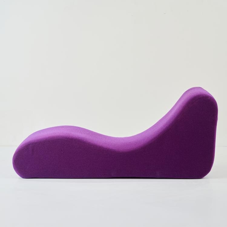 Bild 3 zu Objekt, Liege und Hocker/ Beistelltisch aus der Serie 'Welle', 1969/70 (Entwurf), Verner Panton, Metzeler Schaum, M&uuml;nchen / Munich, 178B 772
