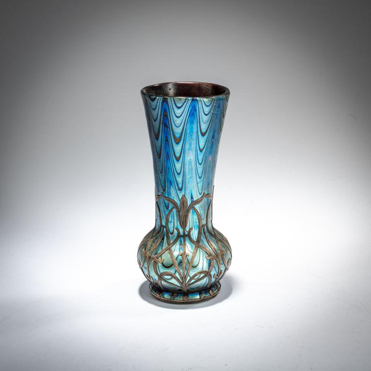 Hauptbild zu Objekt, 'Ph&auml;nomen'-Vase mit Silver-Overlay, um 1900, L&ouml;tz Wwe., Klosterm&uuml;hle / Klastersky Mlyn, 180A 121