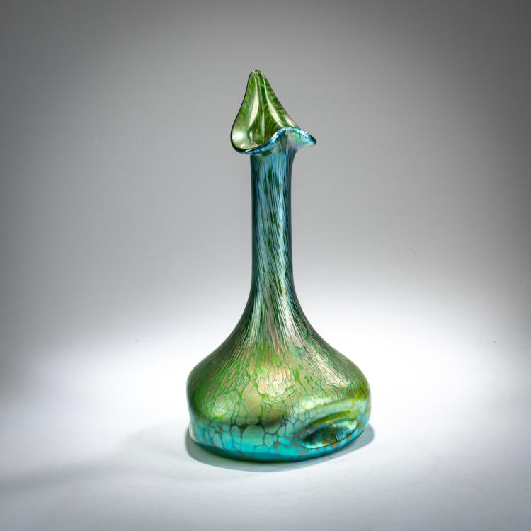 Bild 1 zu Objekt, Rosenwassersprenggef&auml;&szlig; 'creta Papillon', 1898-1900, L&ouml;tz Wwe., Klosterm&uuml;hle / Klastersky Mlyn, 180A 114