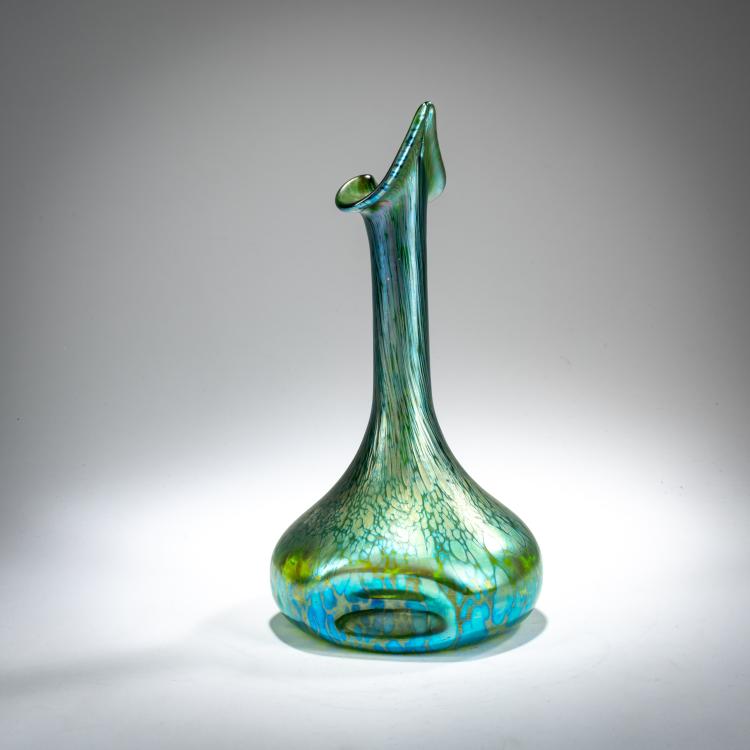 Bild 2 zu Objekt, Rosenwassersprenggef&auml;&szlig; 'creta Papillon', 1898-1900, L&ouml;tz Wwe., Klosterm&uuml;hle / Klastersky Mlyn, 180A 114