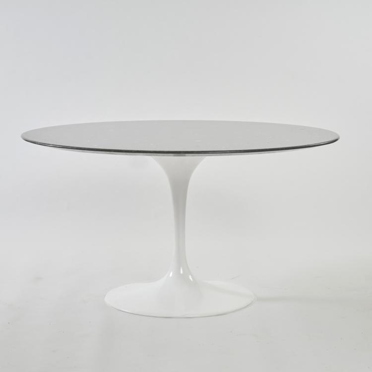 Bild 1 zu Objekt, Six 'Tulip' chairs, stool and table, 1956 (design), Eero Saarinen, Knoll International, New York, 179A 199