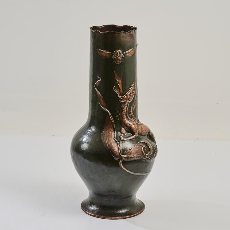 Bild 1 zu Objekt, Tall vase, c. 1902, Ludwig Vierthaler, Winhart & Co., M&uuml;nchen / Munich, 180A 239