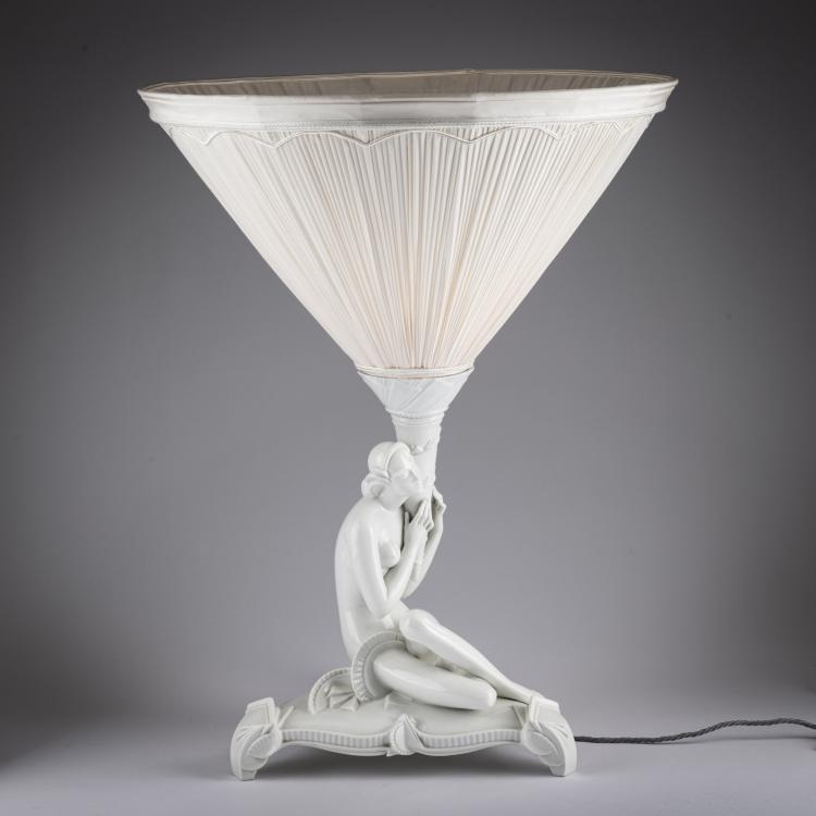 Bild 1 zu Objekt, Tischleuchte 'Sitzende Frau', 1924, Gerhard Schliepstein, Rosenthal, Selb, 182A 414