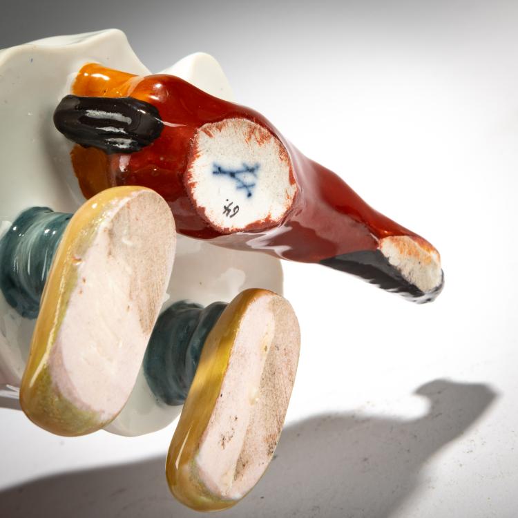 Bild 2 zu Objekt, 'Stehendes Kind, aus einer Zwiebelmustertasse trinkend', 1905, Konrad Hentschel, Meissen, KPM, 180A 270