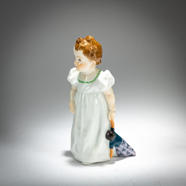 Bild 1 zu Objekt, 'Stehendes M&auml;dchen mit einer herabh&auml;ngenden Puppe in der linken Hand', 1907, Konrad Hentschel, Meissen, KPM, 180A 273