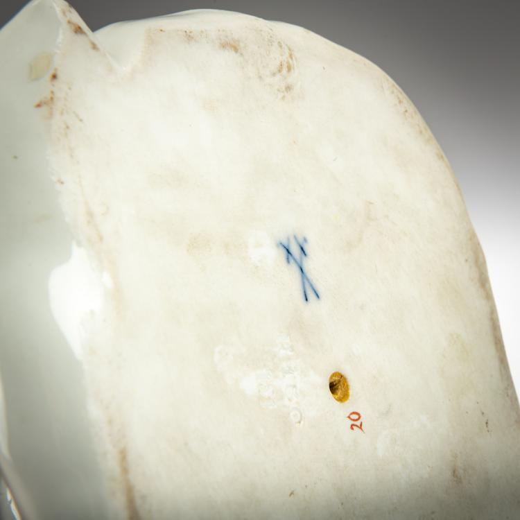 Bild 2 zu Objekt, 'Kind, auf einem Kissen sitzend', 1905, Konrad Hentschel, Meissen, KPM, 180A 271