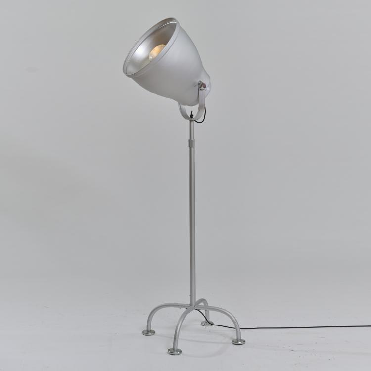 Bild 1 zu Objekt, Stehleuchte 'Big Bell', 1996 (Entwurf), Antonangeli Illuminazione, Paderno Dugnano/Mailand / Milan, 179A 444