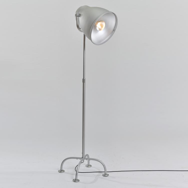 Bild 3 zu Objekt, Stehleuchte 'Big Bell', 1996 (Entwurf), Antonangeli Illuminazione, Paderno Dugnano/Mailand / Milan, 179A 444