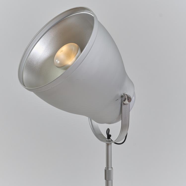 Bild 4 zu Objekt, Stehleuchte 'Big Bell', 1996 (Entwurf), Antonangeli Illuminazione, Paderno Dugnano/Mailand / Milan, 179A 444