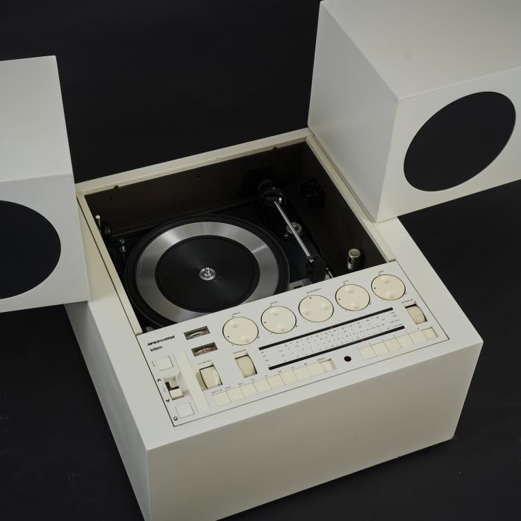 Bild 4 zu Objekt, Stereoanlage mit Plattenspieler 'RR 130 Fo/St - Totem', 1970, Mario Bellini, Brionvega, Mailand/Milan, 179A 12
