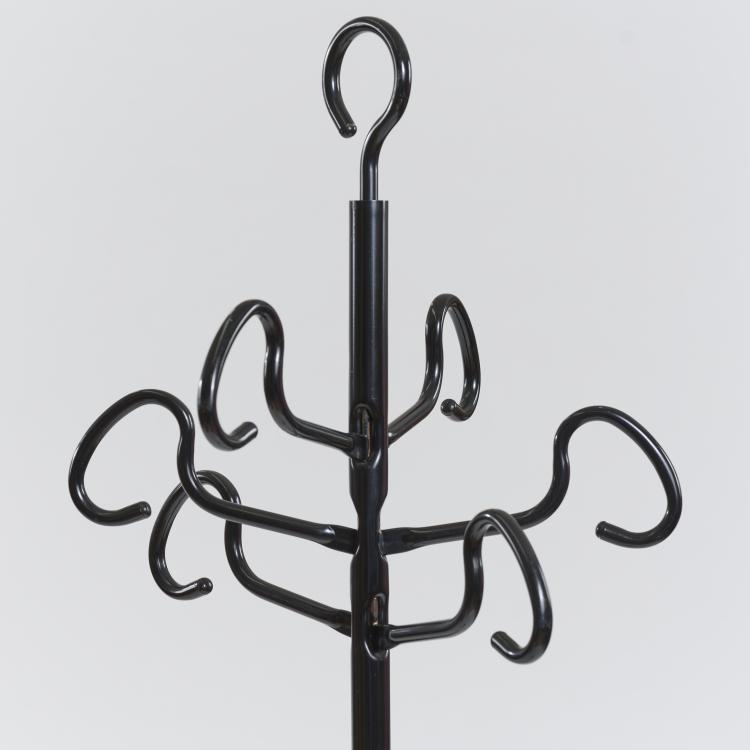 Bild 1 zu Objekt, Kleiderst&auml;nder 'Servomanto', 1985, Achille Castiglioni,Pier Giacomo Castiglioni, Zanotta, Nova Milanese, 179A 429