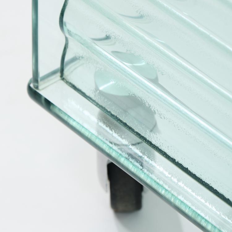 Bild 3 zu Objekt, Small shelf on wheels 'Onda', 1996 (design), Ron Arad, Fiam, Pesaro, 179A 443