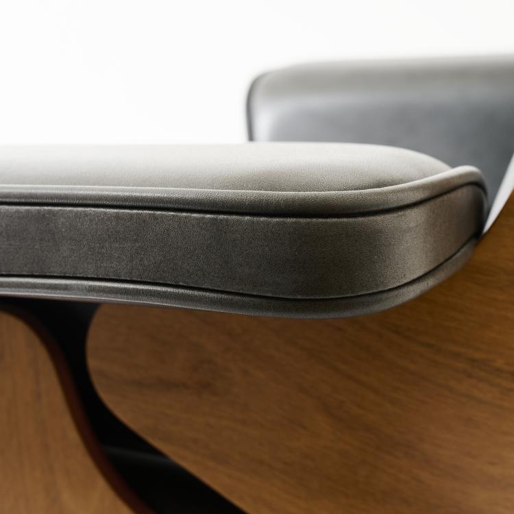Bild 12 zu Objekt, Lounge Chair '670' mit Ottoman '671' - 'Anniversary Edition', 1956 (Entwurf), Charles Eames,Ray Eames, Vitra, Birsfelden, 179A 193