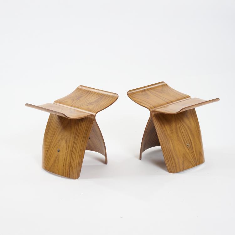 Bild 1 zu Objekt, Two 'Butterfly' stools, 1954 (design), Sori Yanagi, Tendo Mokko Corp., Tendo, Japan., 180B 539