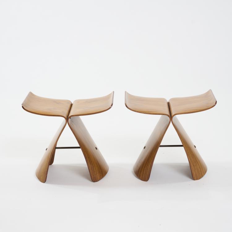 Bild 2 zu Objekt, Two 'Butterfly' stools, 1954 (design), Sori Yanagi, Tendo Mokko Corp., Tendo, Japan., 180B 539
