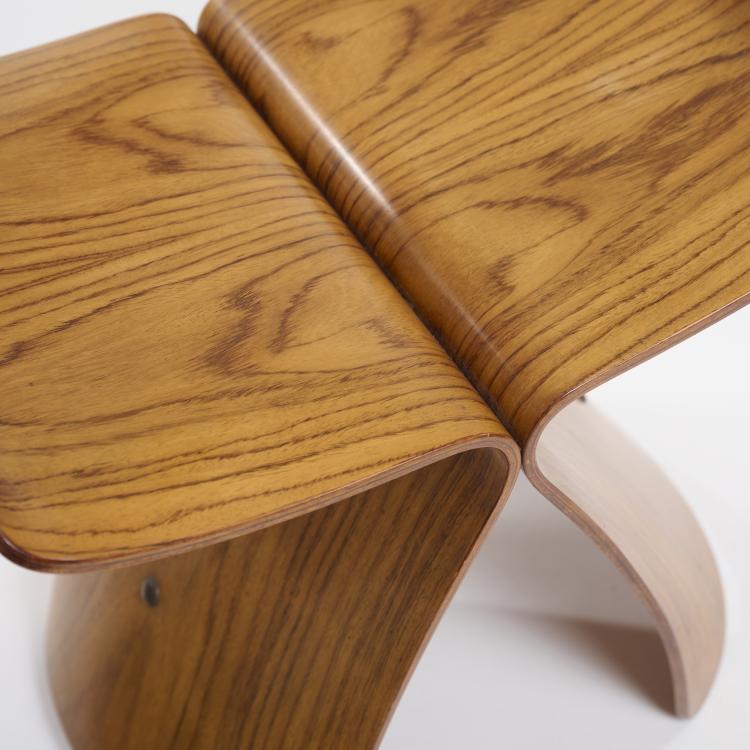 Bild 5 zu Objekt, Two 'Butterfly' stools, 1954 (design), Sori Yanagi, Tendo Mokko Corp., Tendo, Japan., 180B 539
