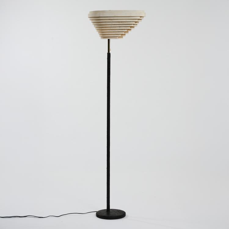 Hauptbild zu Objekt, Floor lamp 'A805' - 'Angel Wings', 1954 (design), Alvar Aalto, Valaistusty&ouml; Ky, Helsinki, 180B 471