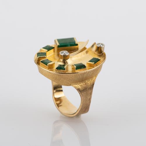 Ring with emeralds and diamonds, 1970s