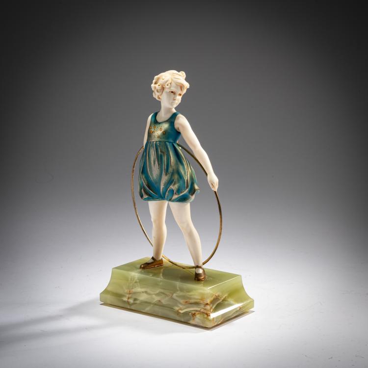 Bild 1 zu Objekt, Chryselephantin-Figur 'Hoop Girl', um 1930, Ferdinand Preiss, Preiss & Kassler, Berlin, 180A 178